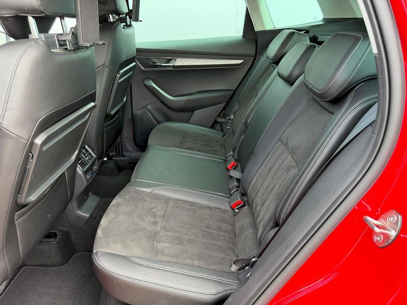 Škoda Karoq (2022) 1.5 TSI 110kW Style Matrix Nez - fotka 25 z 35