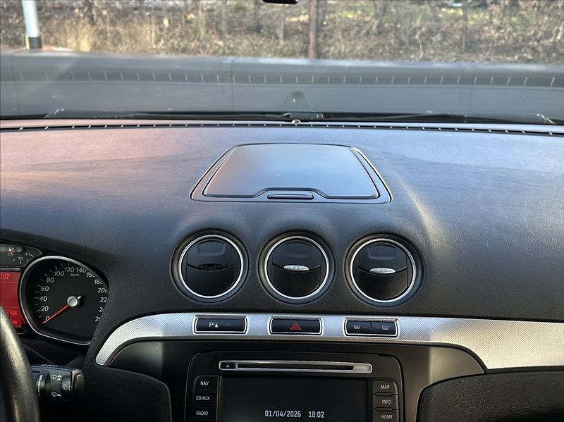 Ford S-MAX 2,0 TDCI 140PS  Trend - fotka 23 z 49