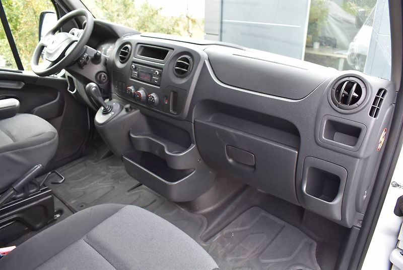 Renault Master 2,3 DCi L3H2,AC,DPH,AT,AKCE! - fotka 8 z 11