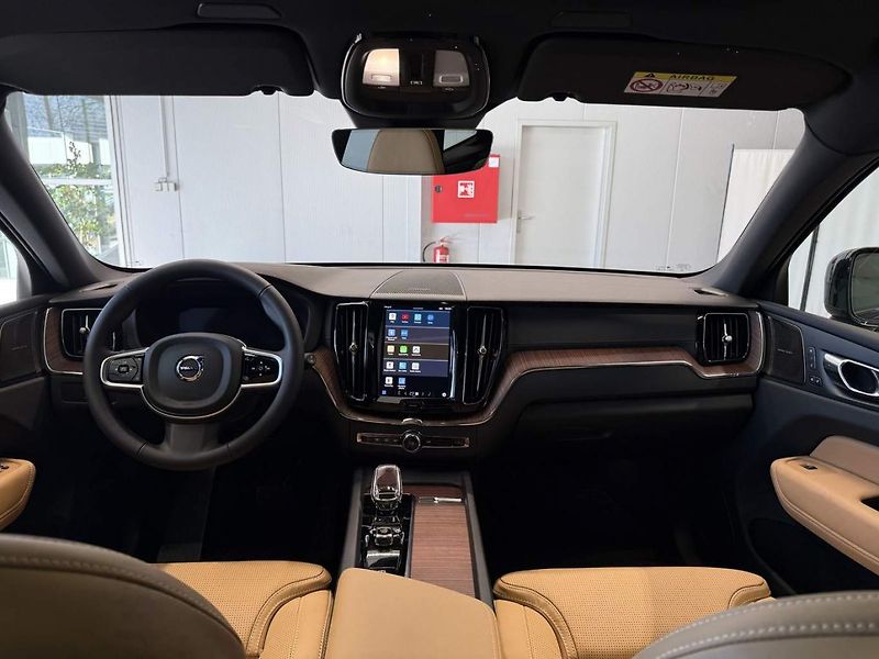 Volvo XC60 (2025) T8 AWD  ULTRA Dark 2025 - fotka 14 z 16