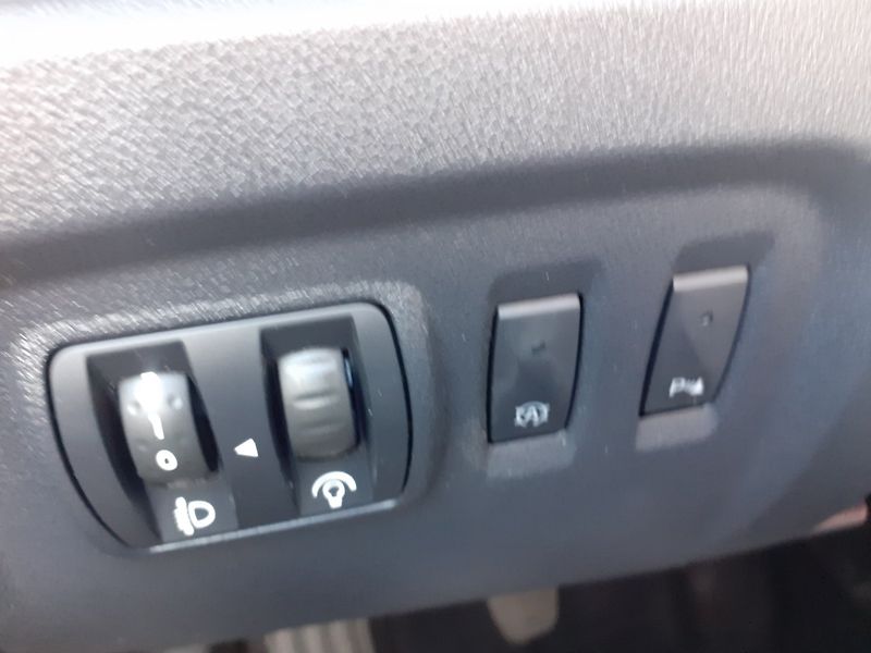 Renault Captur (2017) 1.2 TCe  87kW - fotka 15 z 33