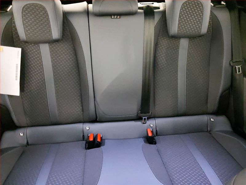 Peugeot 2008 (2020) 1.2 PureTech, Automat - fotka 10 z 21
