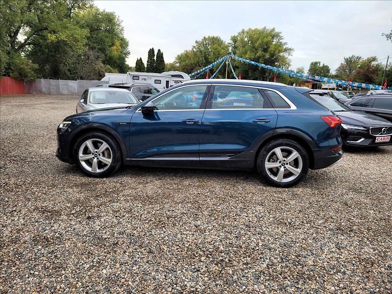 Audi e-tron 0,0 55,95KWH,4x4,SOH 90,6% - fotka 3 z 50