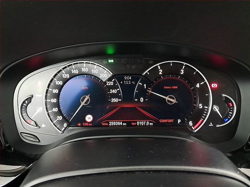 BMW Řada 5 (2017) 520d, Automat, Kůže, Navi - fotka 11 z 26