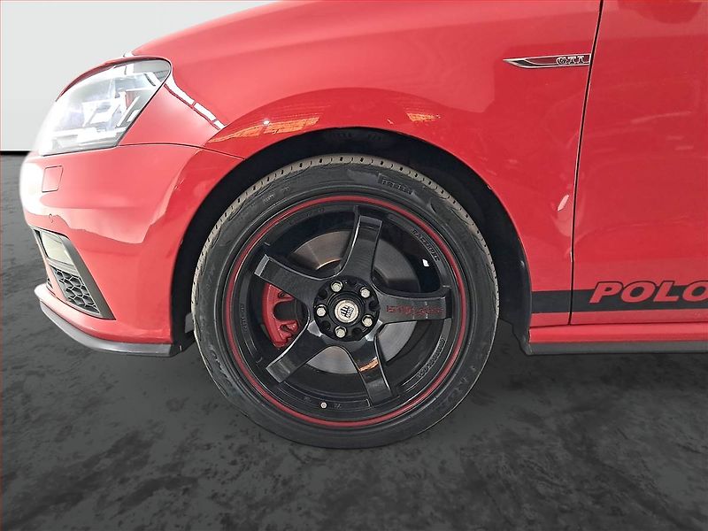 Volkswagen Polo (2016) 1.8 GTI, Serv.kniha, Tempomat - fotka 14 z 19