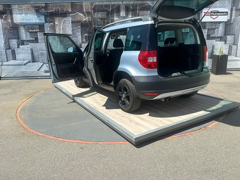 Škoda Yeti (2012) 2.0TDi, 125KW, 4x4, SERVIS - fotka 9 z 24