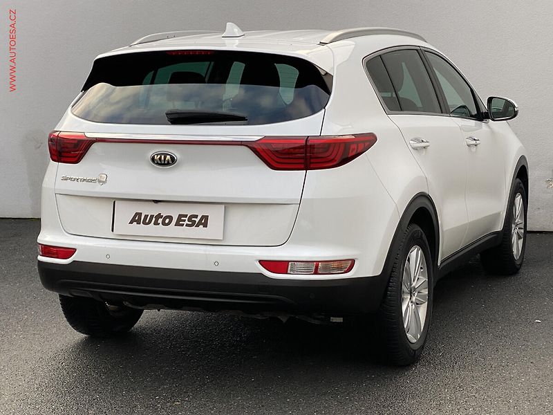 Kia Sportage (2017) 1.6 GDi DreamTeam, Kůže, navi - fotka 4 z 19