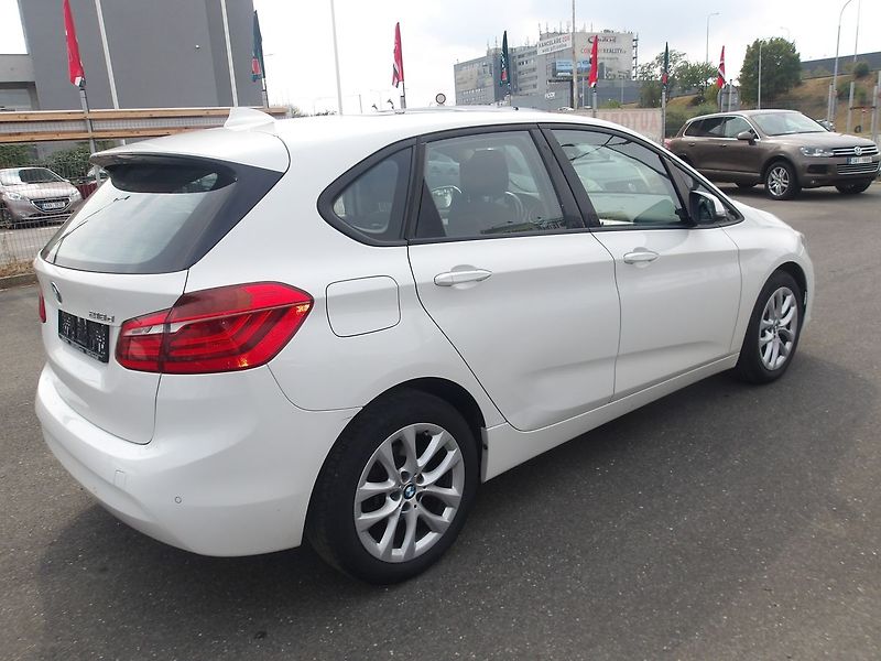 BMW Řada 2 2,0D 110kW 2xklíč - fotka 8 z 30