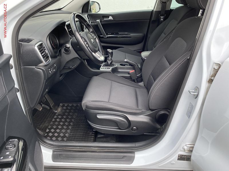Kia Sportage (2019) 1.6 T-GDi, 2.maj,ČR, AC - fotka 9 z 17