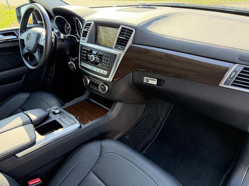 Mercedes-Benz GL 350 CDI XENON PANO MASÁŽ TAŽNÉ - fotka 53 z 63