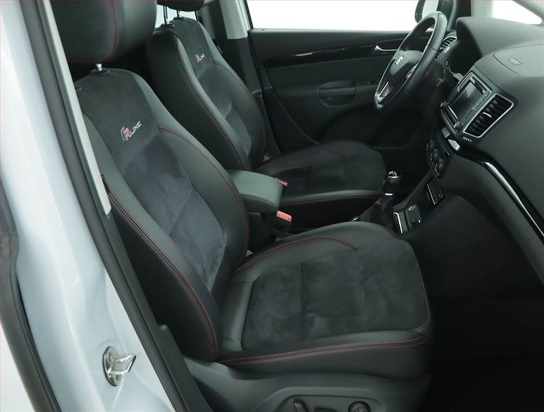 Seat Alhambra (2022) 1.4 TSI - fotka 9 z 19