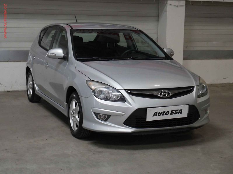 Hyundai i30 (2010) 1.4i, 1.maj,ČR, 1. majitel - fotka 1 z 3