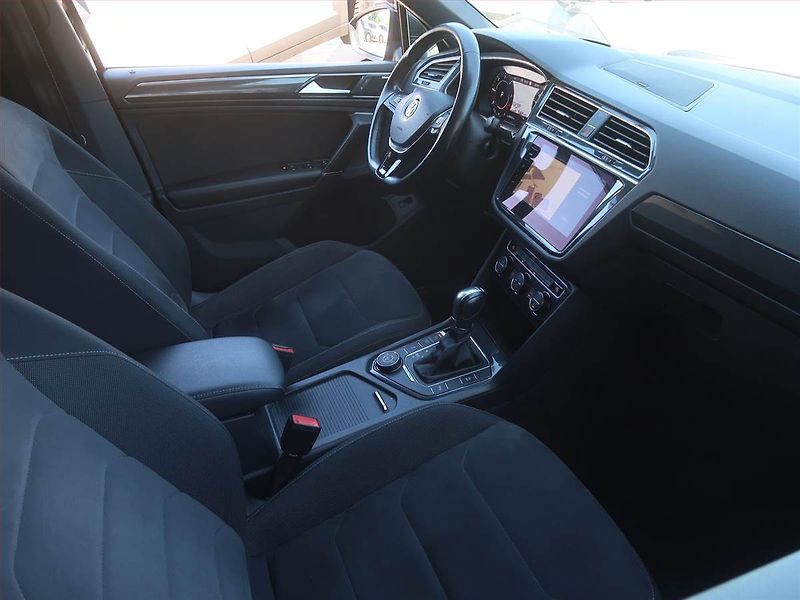 Volkswagen Tiguan (2017) Highline 2.0 BiTDI, 4X4 - fotka 9 z 16