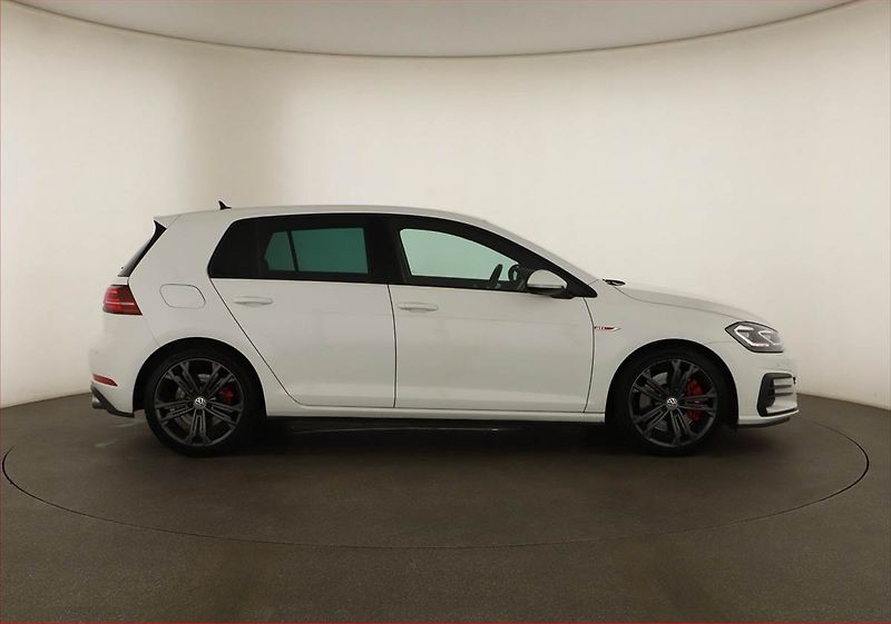Volkswagen Golf (2019) 2.0 GTI Performance - fotka 6 z 16