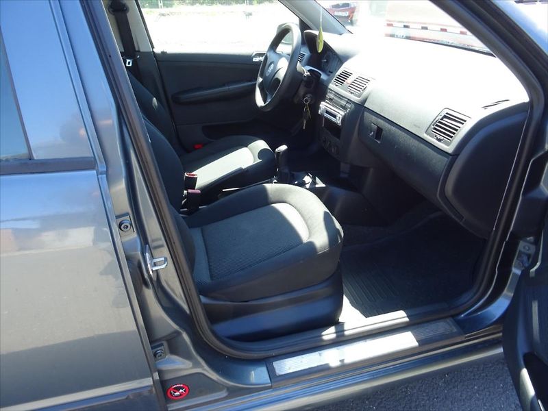 Škoda Fabia 1,4 - fotka 12 z 25