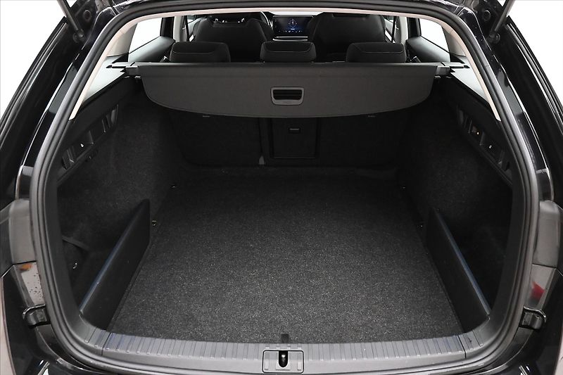 Škoda Octavia 1,5 TSI 110 kW DSG Style Záruk - fotka 10 z 32