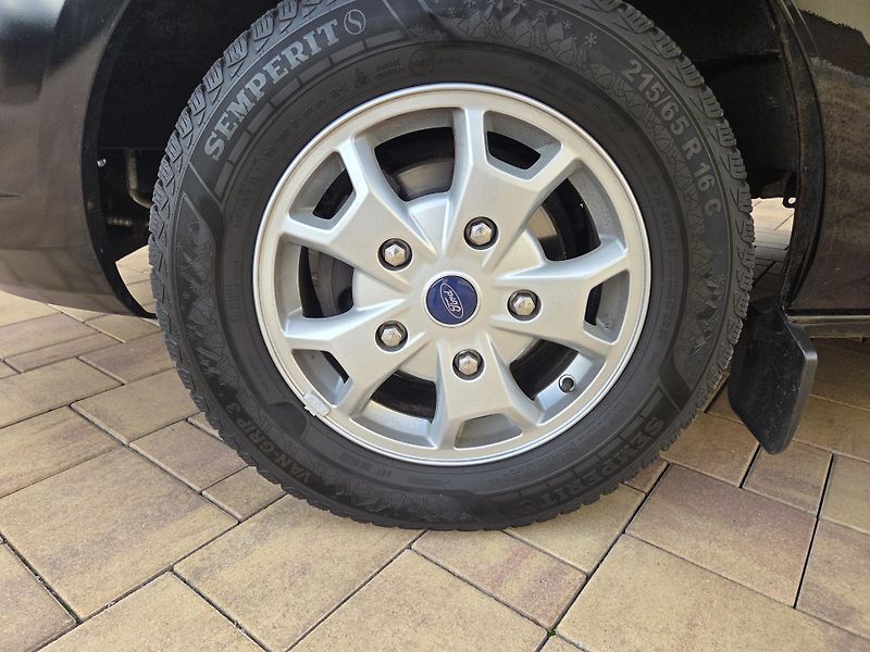 Ford Transit Custom 2.2 TDCi 114kW  5míst  - fotka 37 z 54