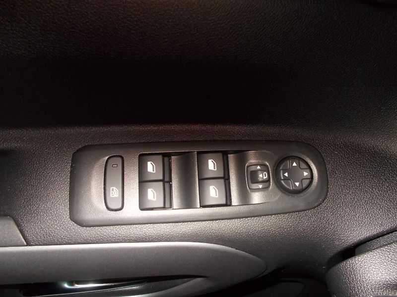 Opel Combo (2026) Edition Plus L1H1 1.2 TURBO (8 - fotka 27 z 34