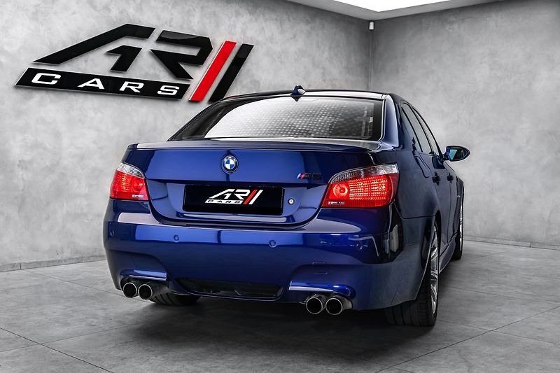 BMW M5 V10 5.0 manuál - fotka 6 z 23