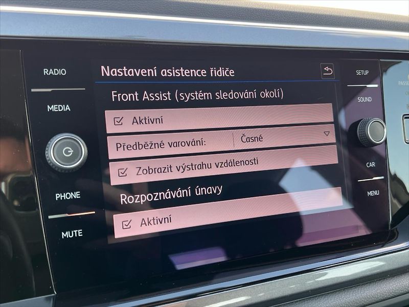 Volkswagen Polo 1,0 TSi 85kW 7DSG HIGHLINE - fotka 14 z 25