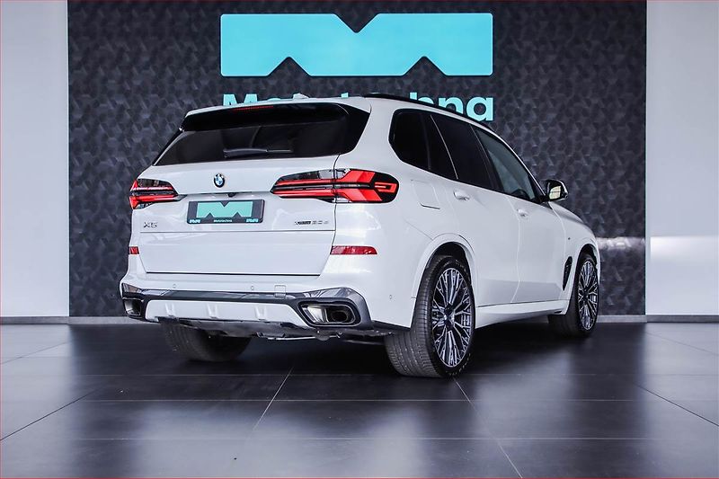 BMW X5 (2025) xDrive30d - fotka 5 z 21