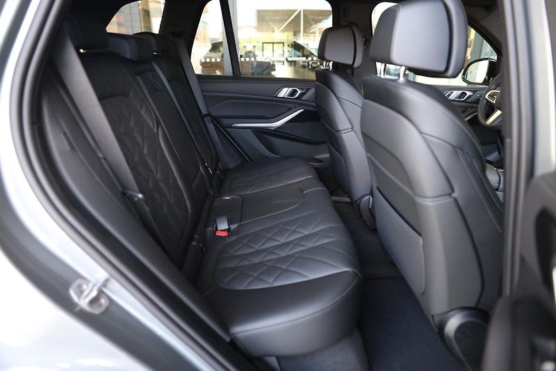 BMW X5 xDrive30d - fotka 6 z 18