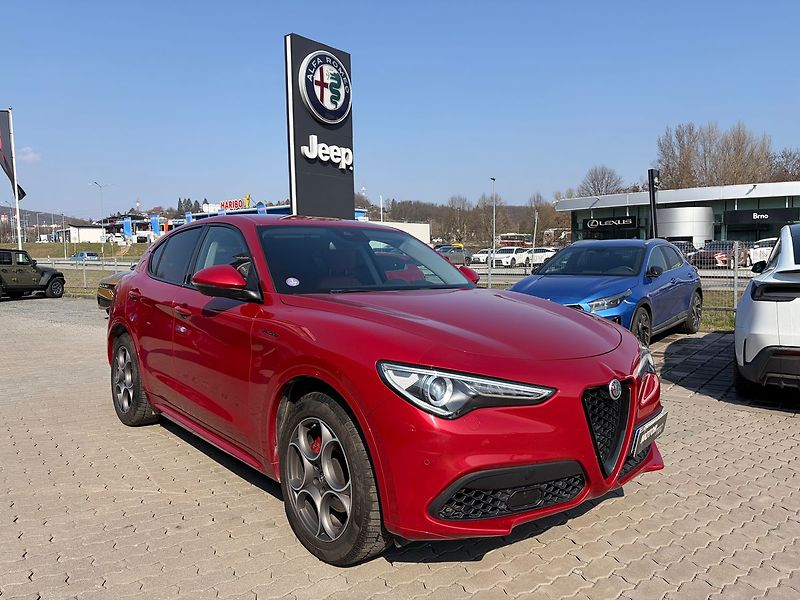 Alfa Romeo Stelvio 2.0T 280k AWD Veloce AT8 - fotka 2 z 11