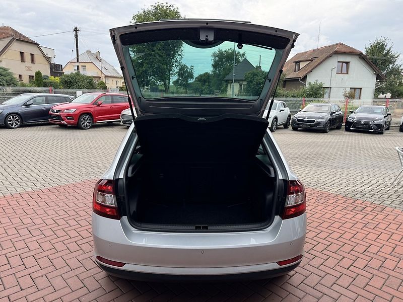 Škoda Rapid (2018) 1.0TSi Xenony Digi Klima DAB - fotka 21 z 48