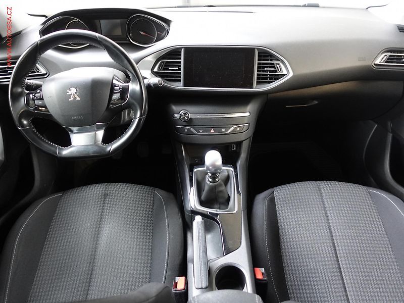 Peugeot 308 (2018) 1.5 HDi, Navi, AC - fotka 8 z 22