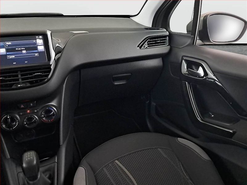 Peugeot 208 (2014) 1.2 PureTech, dobrý stav - fotka 8 z 16