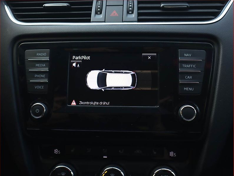 Škoda Octavia (2014) Greenline 1.6 TDI, Navi - fotka 16 z 19