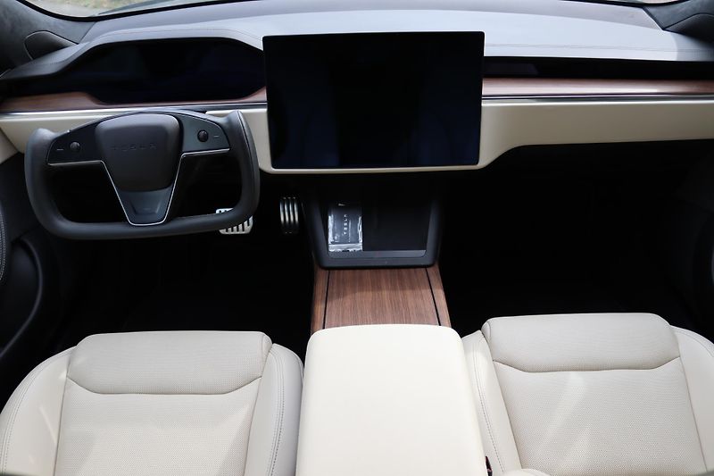 Tesla Model S LONG RANGE AWD 493kW - fotka 35 z 50