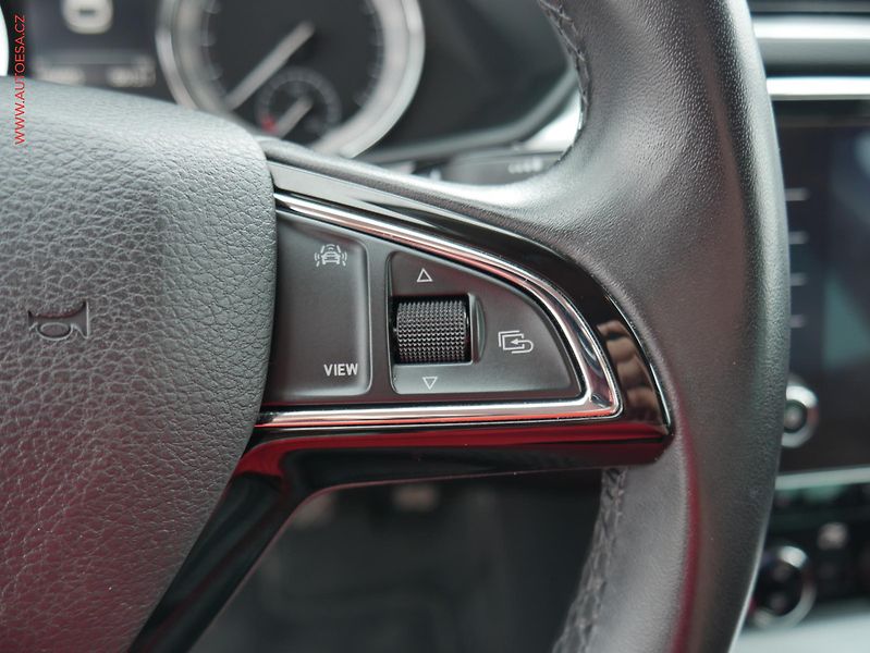 Škoda Superb (2020) 2.0 TDi, Ambition, LED, navi - fotka 21 z 23