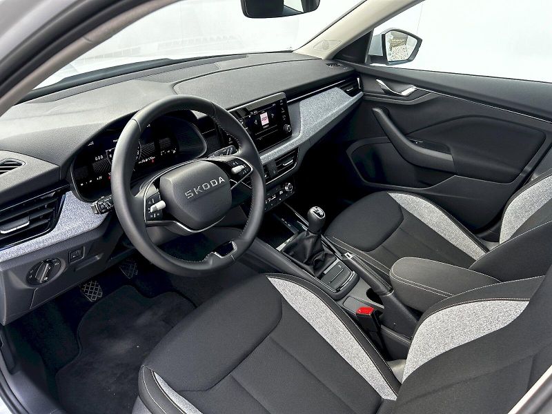 Škoda Kamiq (2025) 1.0 TSI 85kW MP6 Selection - fotka 22 z 32