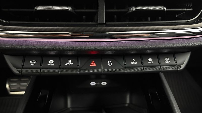 Škoda Enyaq 82 kWh AUT 80x Sportline - fotka 13 z 33