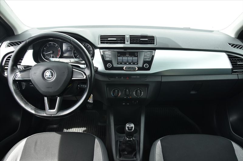 Škoda Fabia 1.2 TSI 66kW AMBITION DPH ČR - fotka 12 z 19