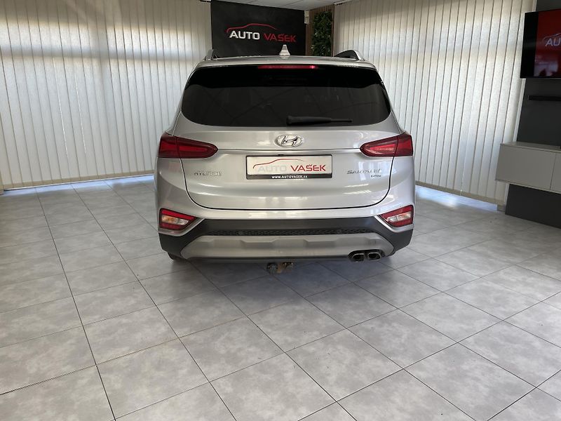 Hyundai Santa Fe 2.2 CRDi ČR AWD AT 7.MÍST LUXU - fotka 10 z 40