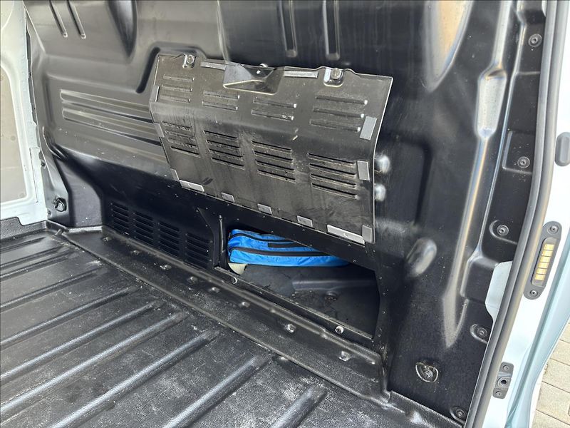 Ford Transit Custom 2,0 EcoBlue 100kW L1 - fotka 15 z 36