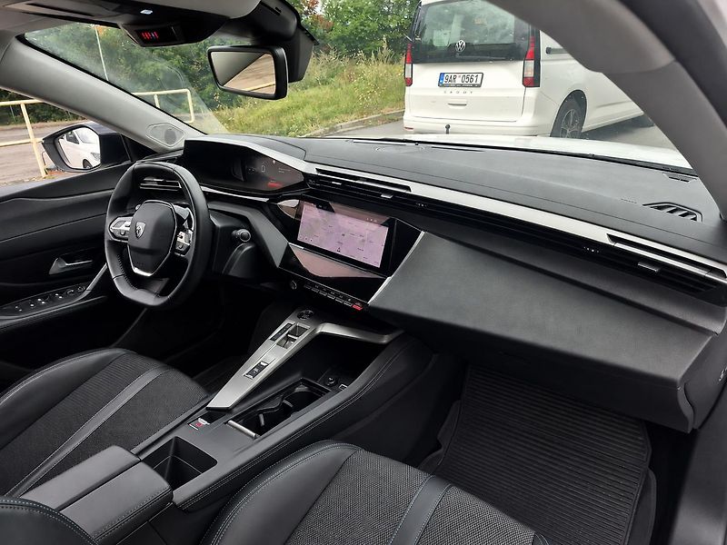 Peugeot 308 (2023) ALLURE,1.5,REZERVOVANO - fotka 4 z 8