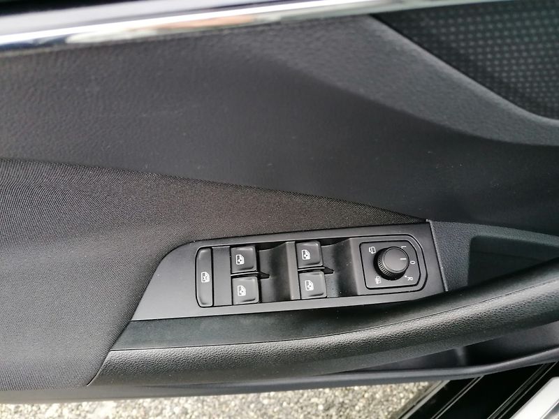 Škoda Scala (2021) 1.5 TSi MONTE CARLO 110kW,Pano - fotka 21 z 29
