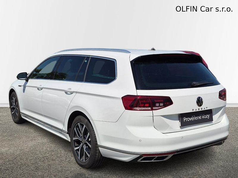 Volkswagen Passat Variant R-Line - fotka 3 z 31