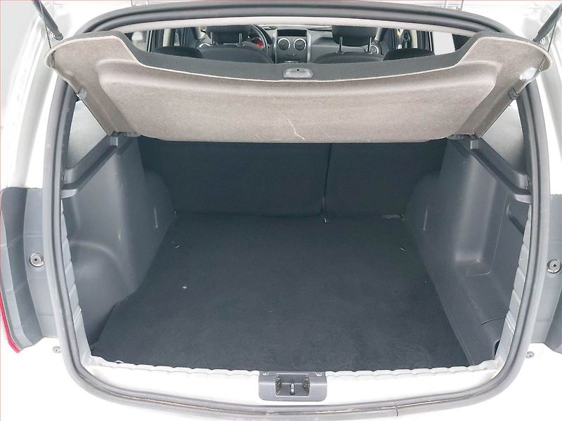 Dacia Duster (2015) 1.6 16V, Tempomat - fotka 13 z 15