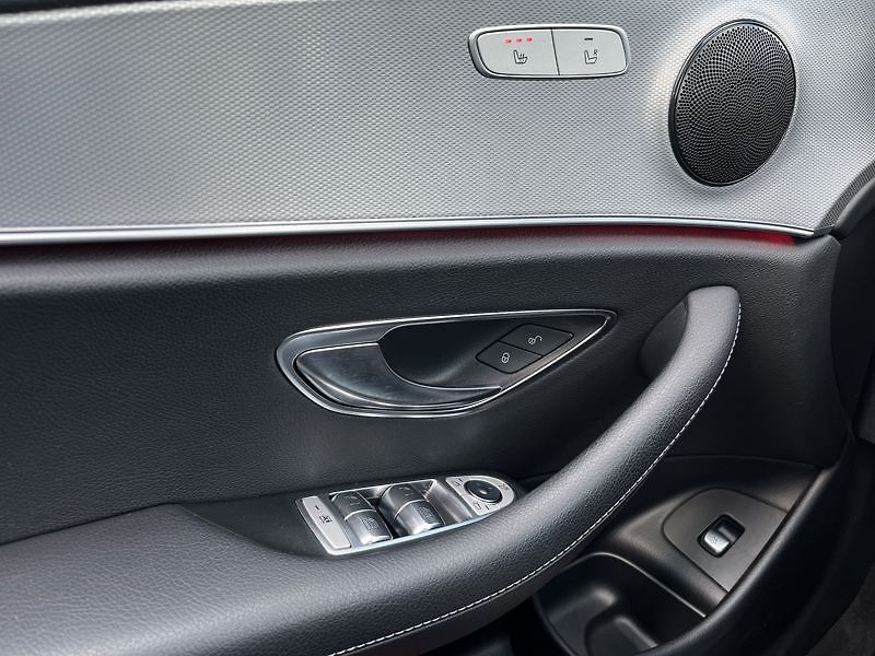 Mercedes-Benz Třídy E E-Třída 250 - fotka 13 z 23