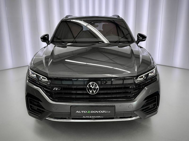 Volkswagen Touareg 4.0TDI V8 R-LINE 4MOTION, BLAC - fotka 3 z 29