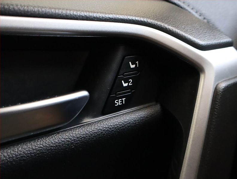 Toyota RAV4 (2021) 2.5 Hybrid - fotka 23 z 30