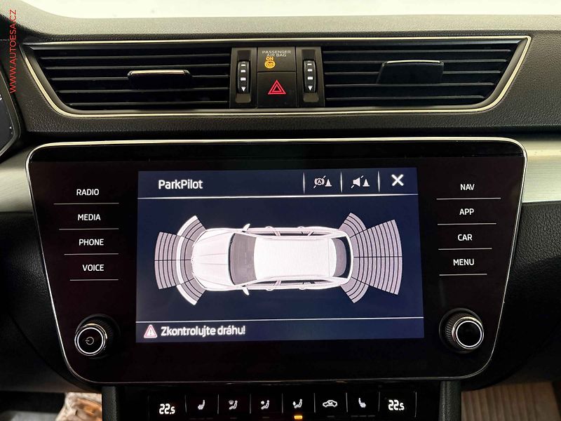 Škoda Superb (2019) 1.5TSi, Ambition, DSG, bixen - fotka 15 z 18
