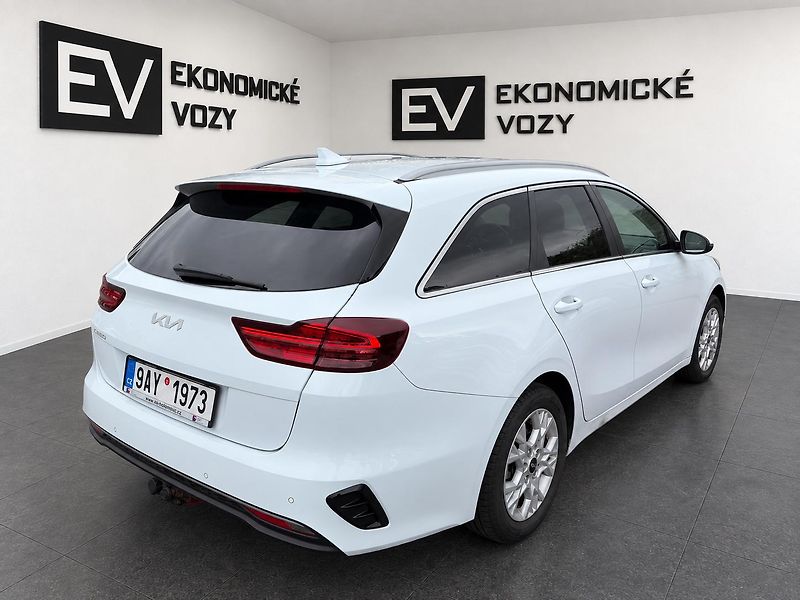 Kia Ceed (2023) 1.5T-GDI 118kW ,ČR,Exclusive  - fotka 4 z 6