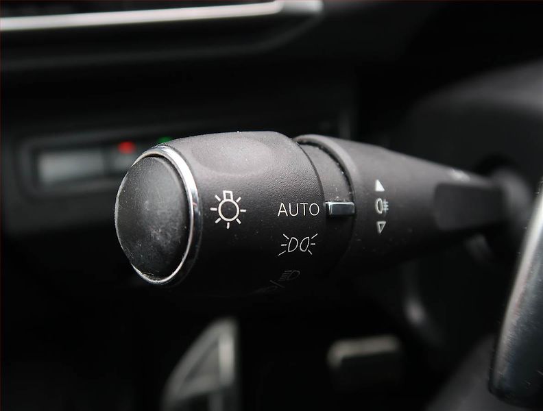 Peugeot 3008 (2022) GT 1.2 PureTech, Automat,Masáž - fotka 17 z 22