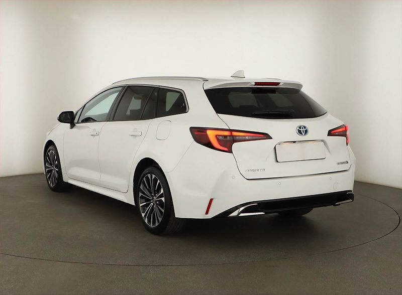 Toyota Corolla (2024) Style 1.8 Hybrid - fotka 4 z 20