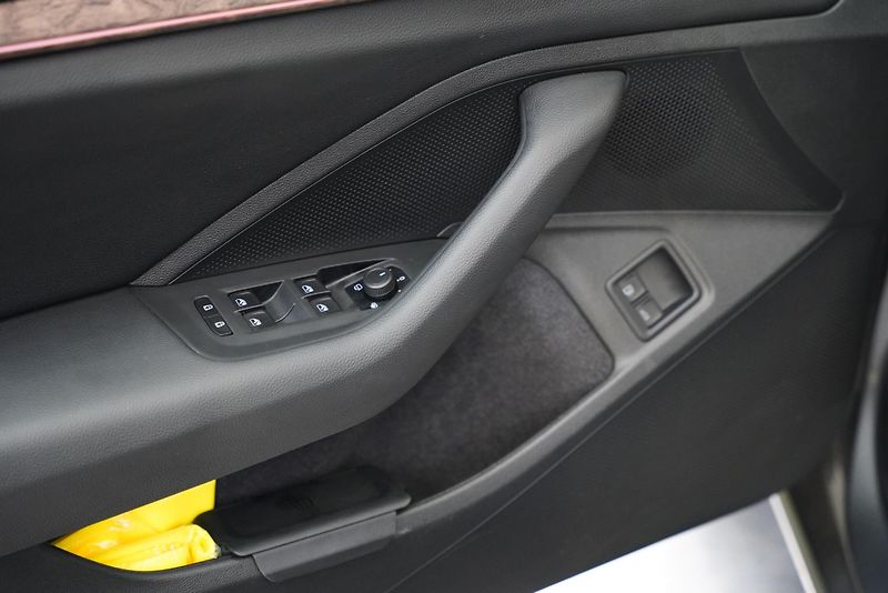 Škoda Superb - fotka 12 z 28